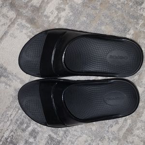 OOFOS Ooahh Luxe Black 9 M